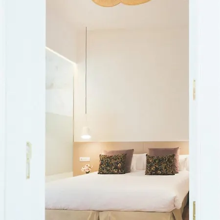 Veintiuno Emblematic - Adults Only